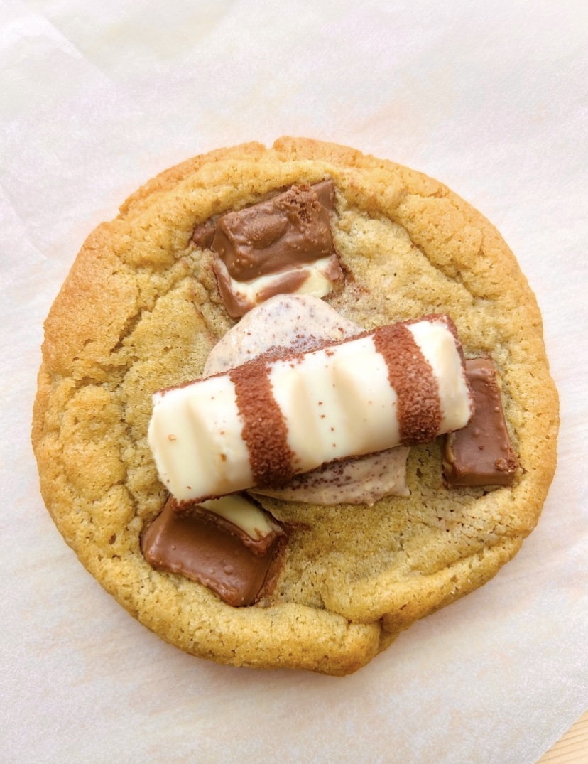 Kinder Bueno Stuffed Cookies